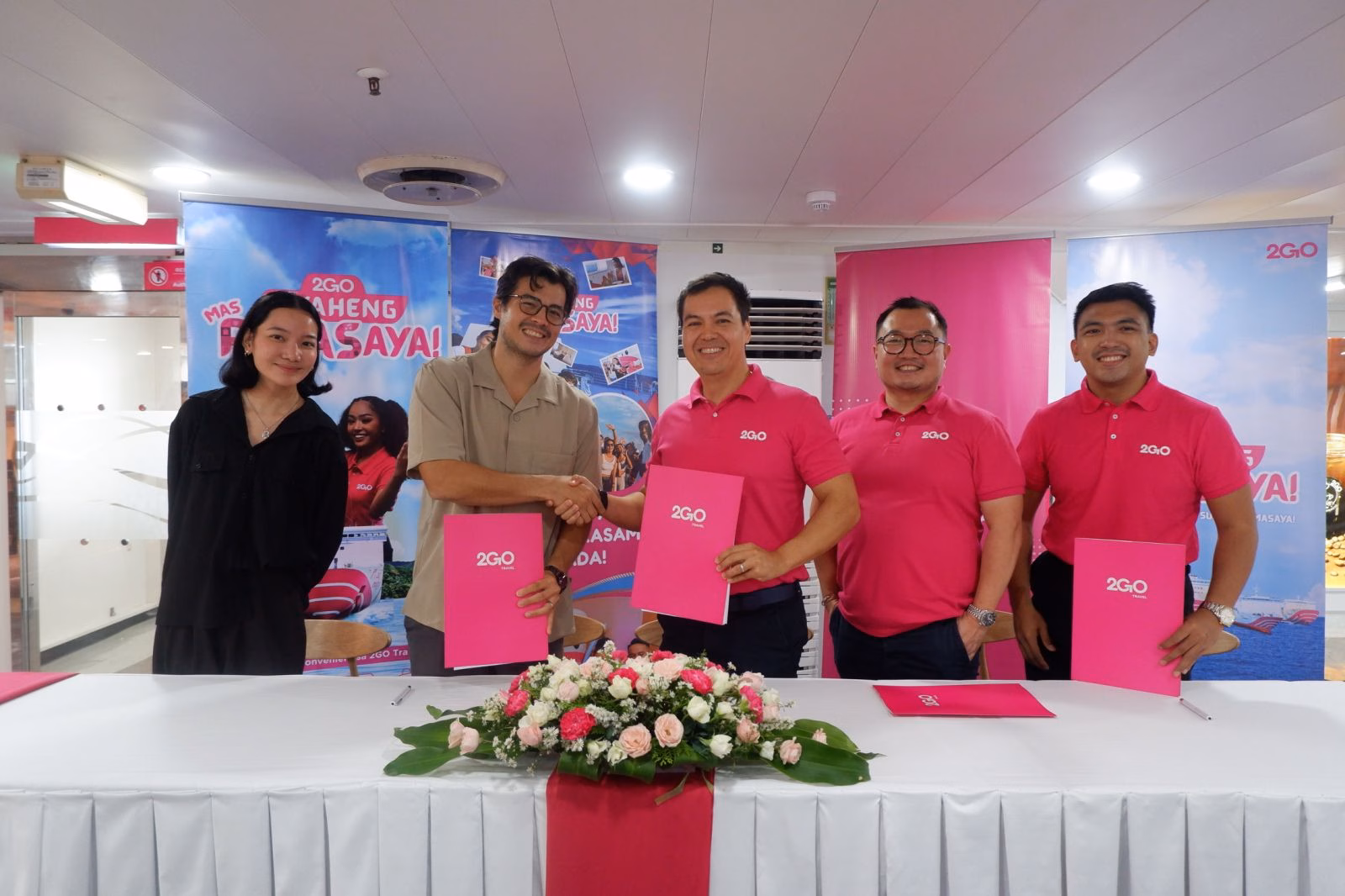 L–R: Bianca Adriano, FEATR Media; Erwan Heussaff, Founder of FEATR Media; Will Howell, CFO and COO, 2GO Group, Inc.; Francis Chua, Business Unit Head, 2GO Travel; and George Narag, Senior Brand Manager, 2GO Travel.