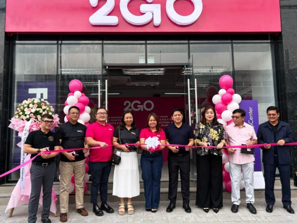 2GO Travel AVP for F&B, Ancillary and Hotel Operations Roland Sunga; FedEx Acting Senior Manager for Pick-Up and Delivery Operations Rico Medina; 2GO Travel Business Unit Head Francis John Chua; FedEx Managing Director Maribeth Espinosa; 2GO Retail Business Unit Head Blessie Cruz; CAEMC President Capt. Renato G. Reyes; 2GO Forwarding Business Unit Head Faye Babar; CAEMC Vice President Capt. Ben S. Nasayao; and CAEMC Operations Manager Antonio Cervales.