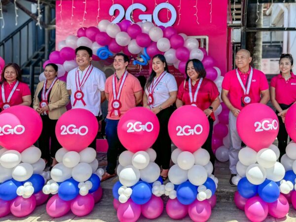From left to right: Blessie Cruz, Business Unit Head, 2GO Retail; Jasmin Igot, Sales & Operations Manager, Goldberry Suites Mactan & Cebu Branches; Andrew Jamandre, Marketing Consultant, Coralpoint Properties Inc.; Eduardo Antonio Sebastian T. Pelaez, Vice President for Operations, Marina Mall; Khate Dela Rama, Operations Manager, Explore Cebu Tours and Travel; Amabel Cale, Auditor, MEPZTRA; Jun Cadampog, Cebu Branch Manager, 2GO; Evangeline Villanueva, Regional Manager for Visayas, 2GO Retail. (Photo by John Ray Aligato)